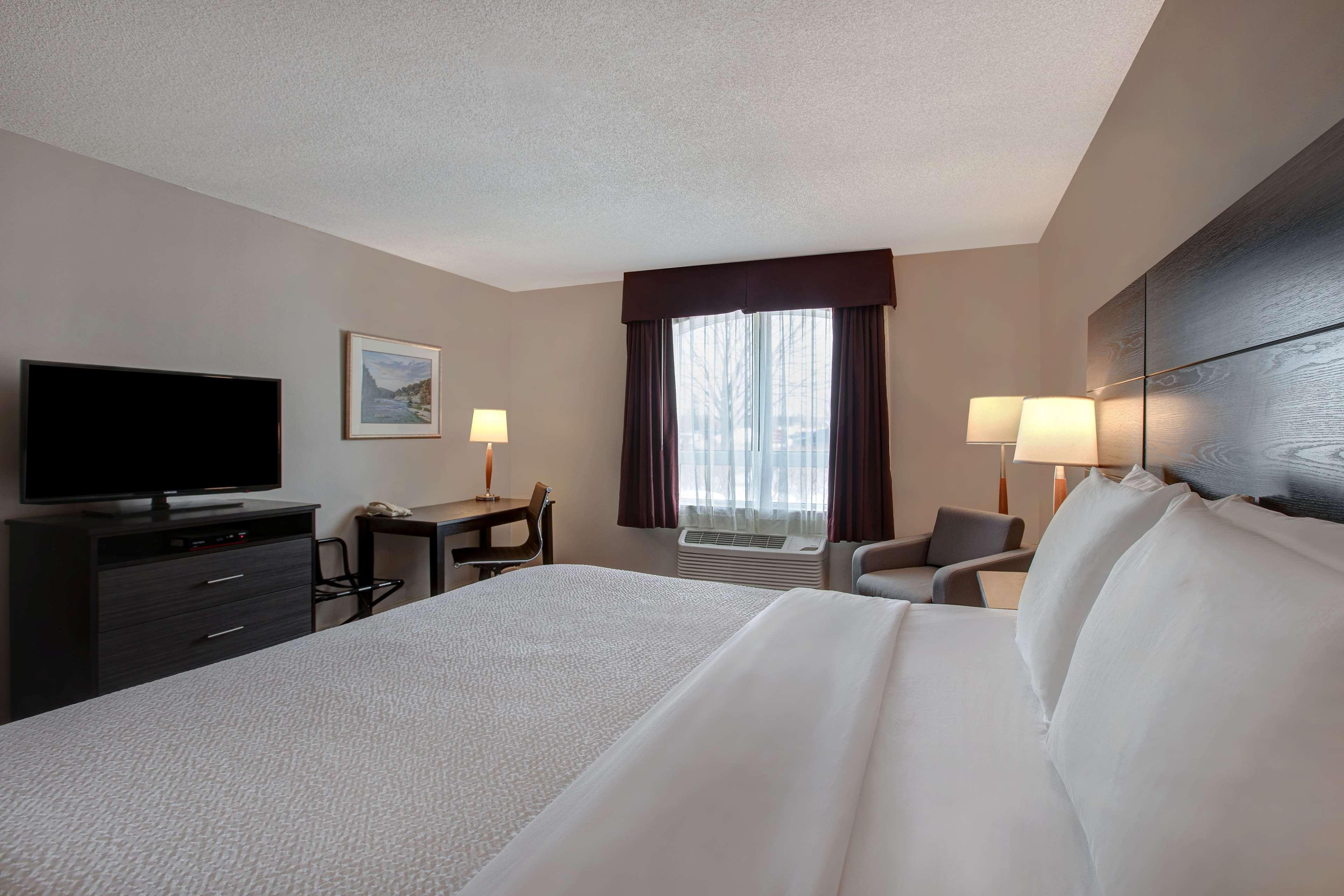 Days Inn & Suites By Wyndham Collingwood Zewnętrze zdjęcie