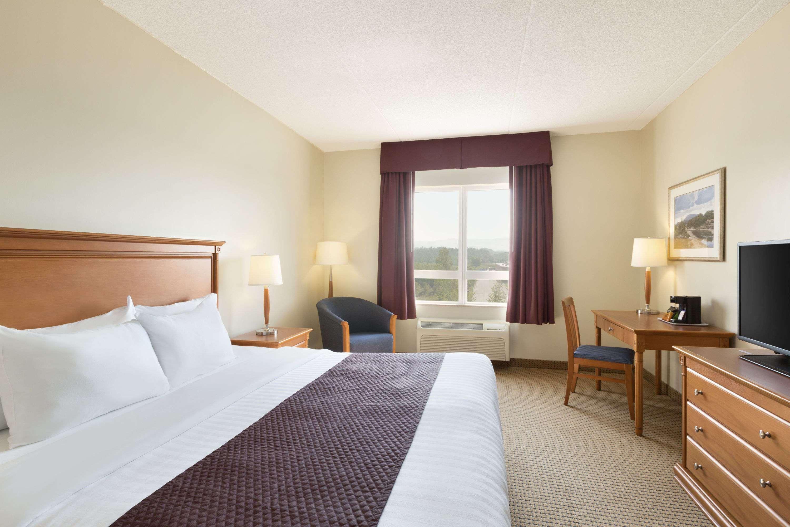 Days Inn & Suites By Wyndham Collingwood Zewnętrze zdjęcie