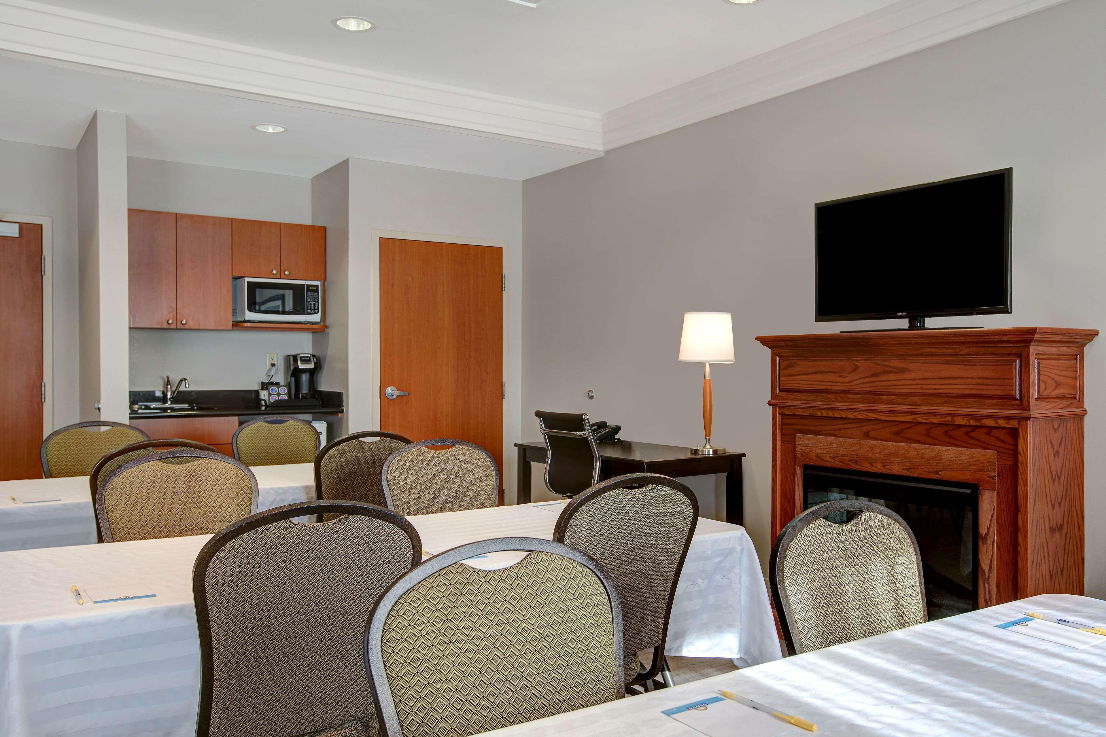 Days Inn & Suites By Wyndham Collingwood Zewnętrze zdjęcie