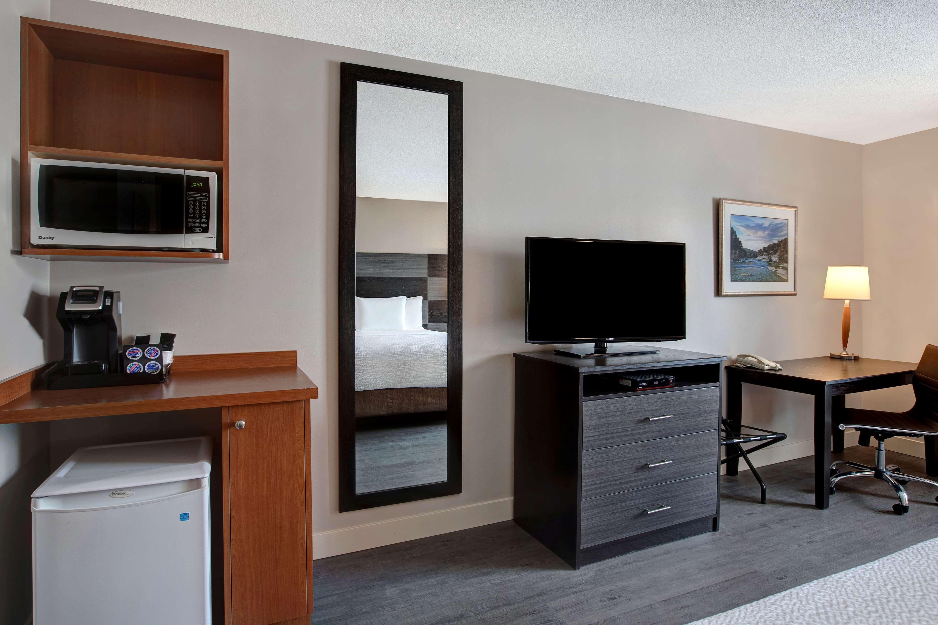 Days Inn & Suites By Wyndham Collingwood Zewnętrze zdjęcie