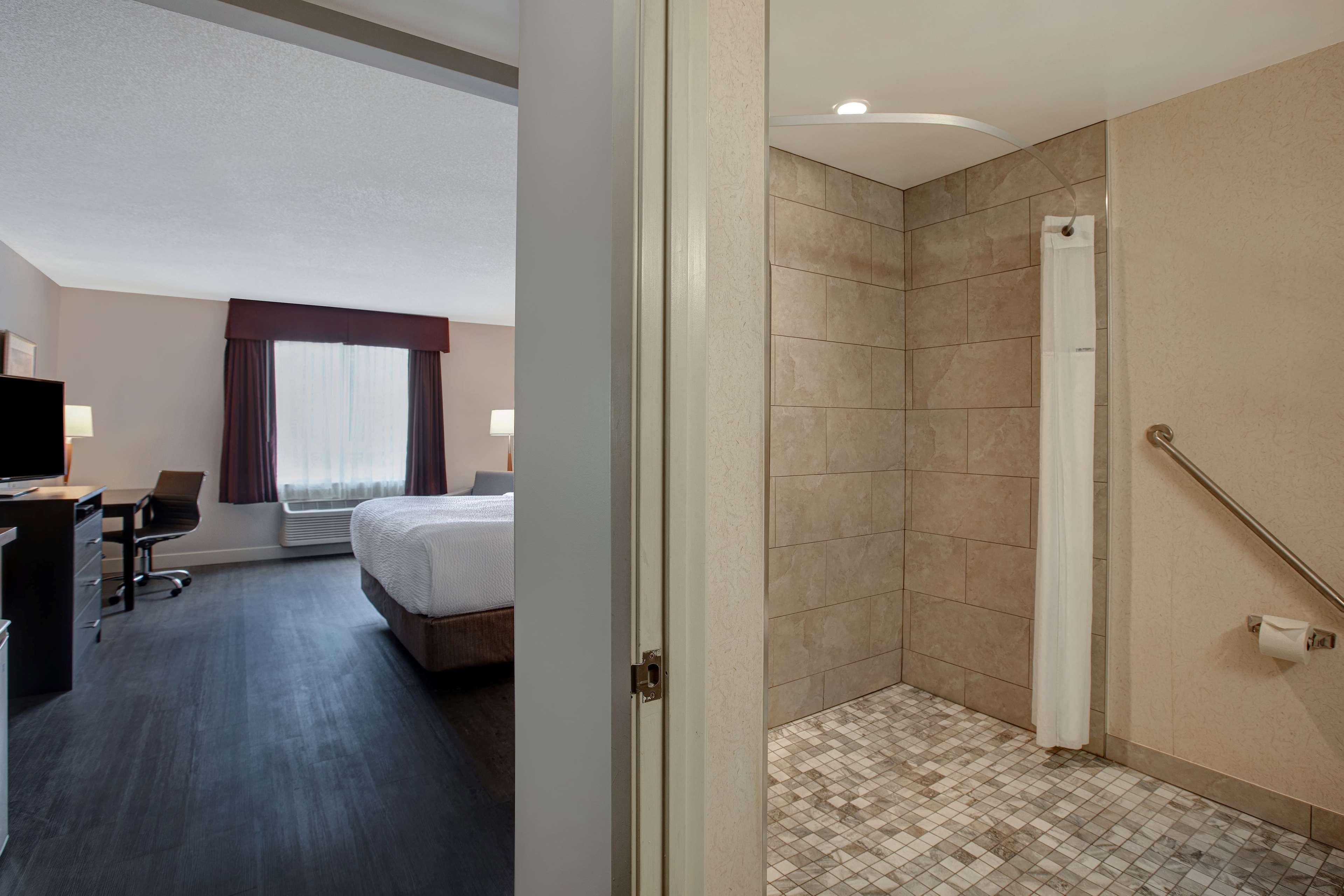 Days Inn & Suites By Wyndham Collingwood Zewnętrze zdjęcie