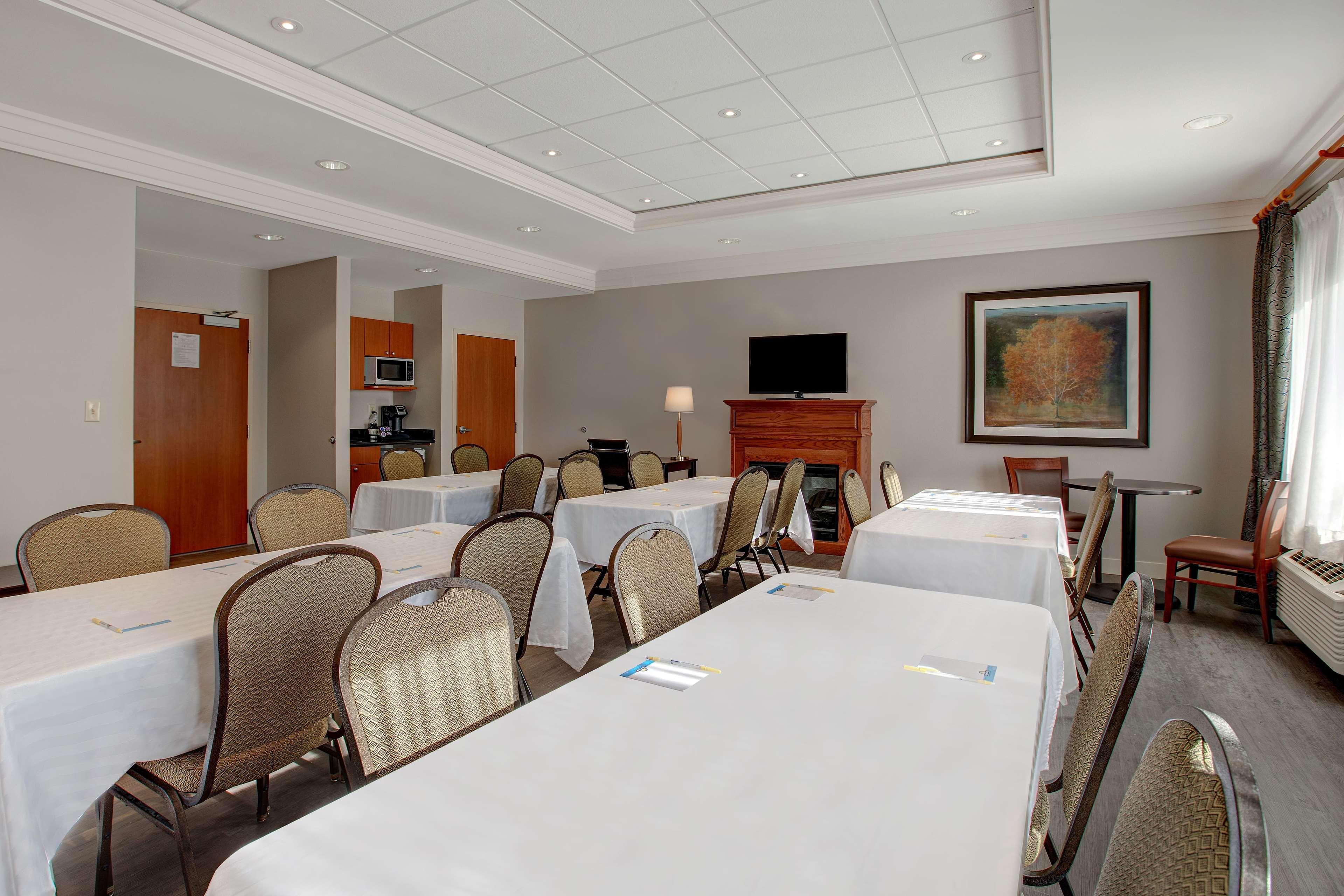 Days Inn & Suites By Wyndham Collingwood Zewnętrze zdjęcie