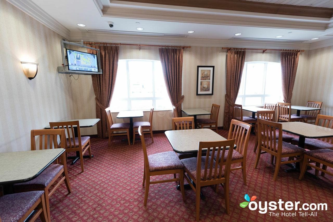 Days Inn & Suites By Wyndham Collingwood Zewnętrze zdjęcie