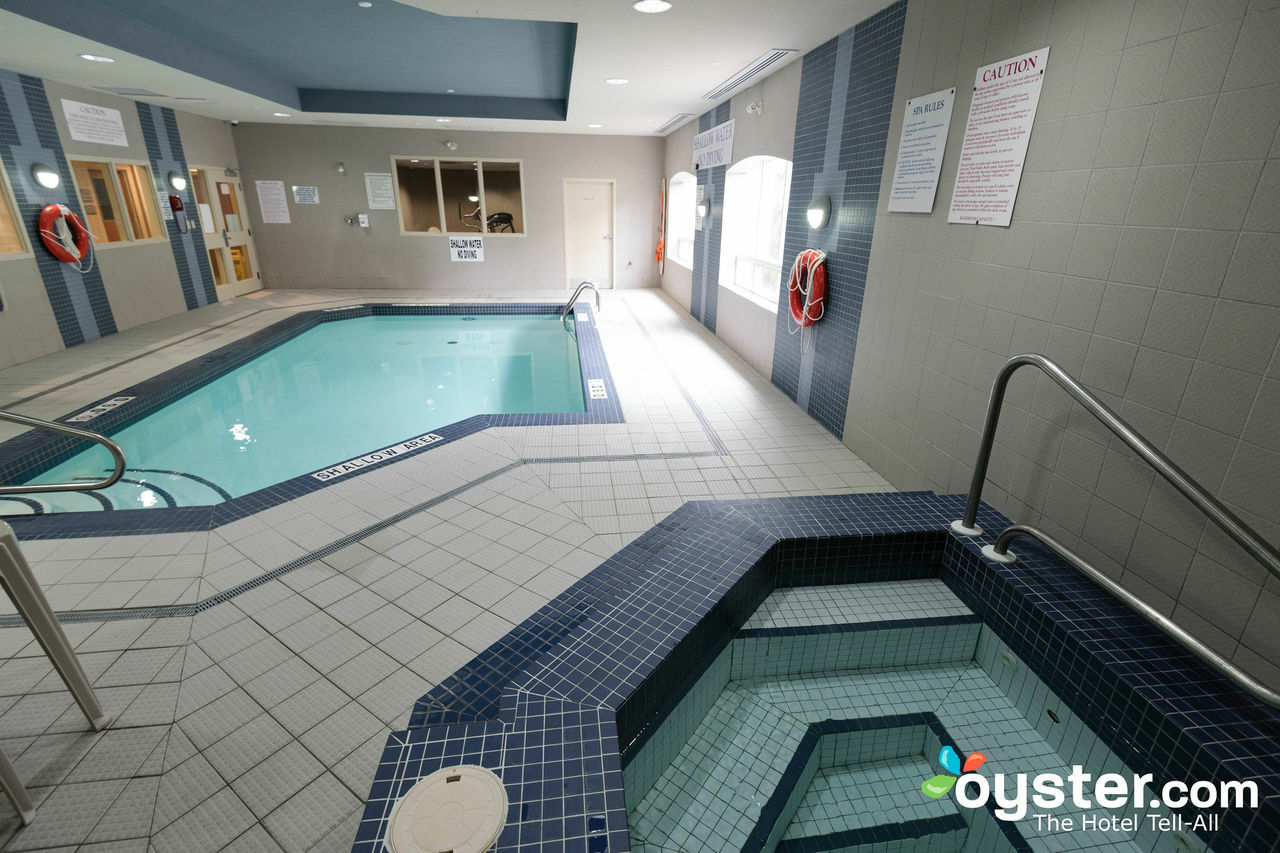 Days Inn & Suites By Wyndham Collingwood Zewnętrze zdjęcie
