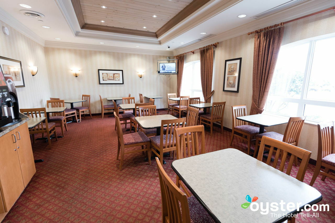 Days Inn & Suites By Wyndham Collingwood Zewnętrze zdjęcie
